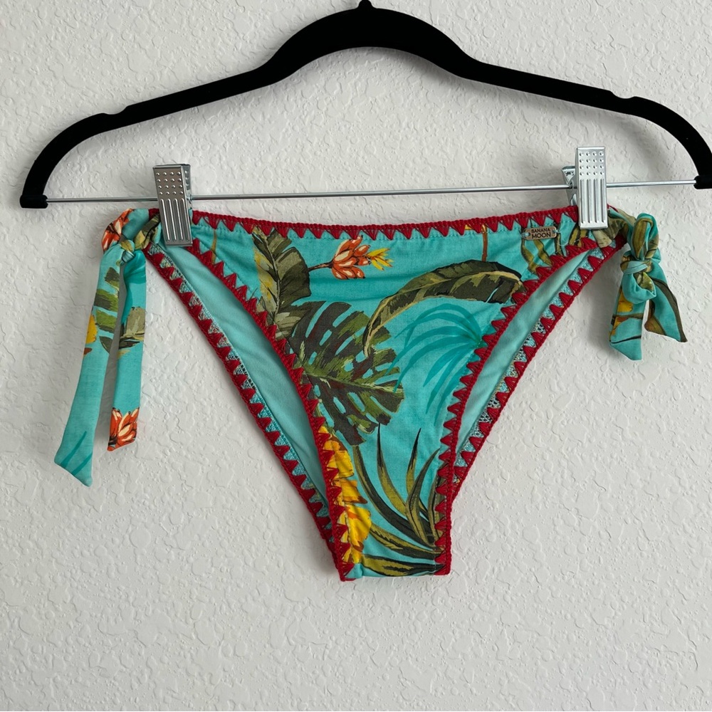 VS Bikini Bottom
